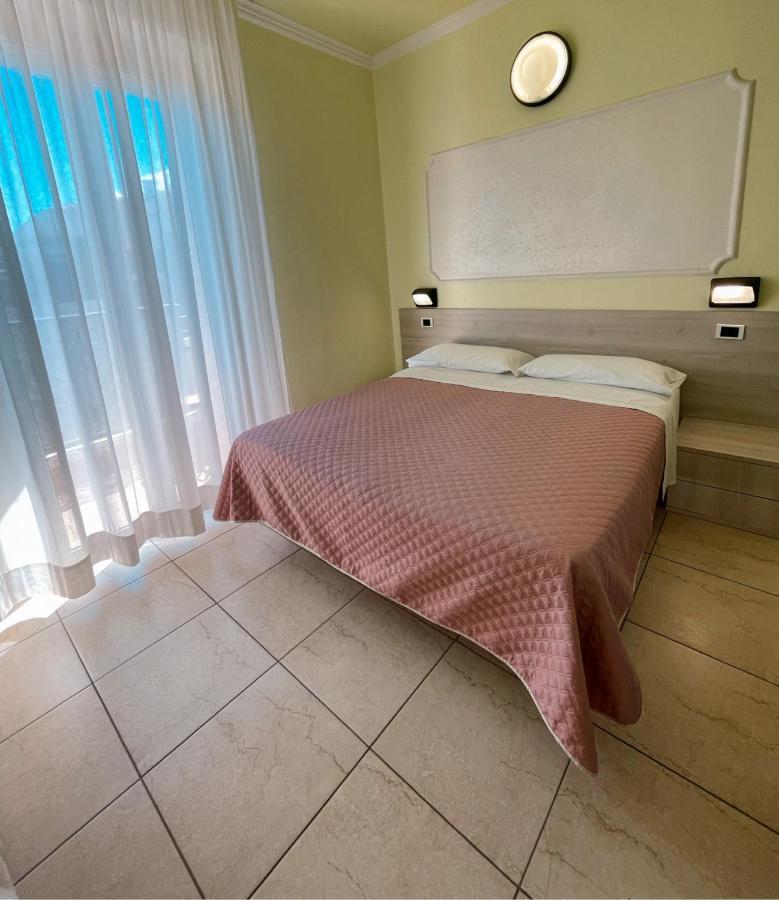 Hotel Liana Rimini Ngoại thất bức ảnh