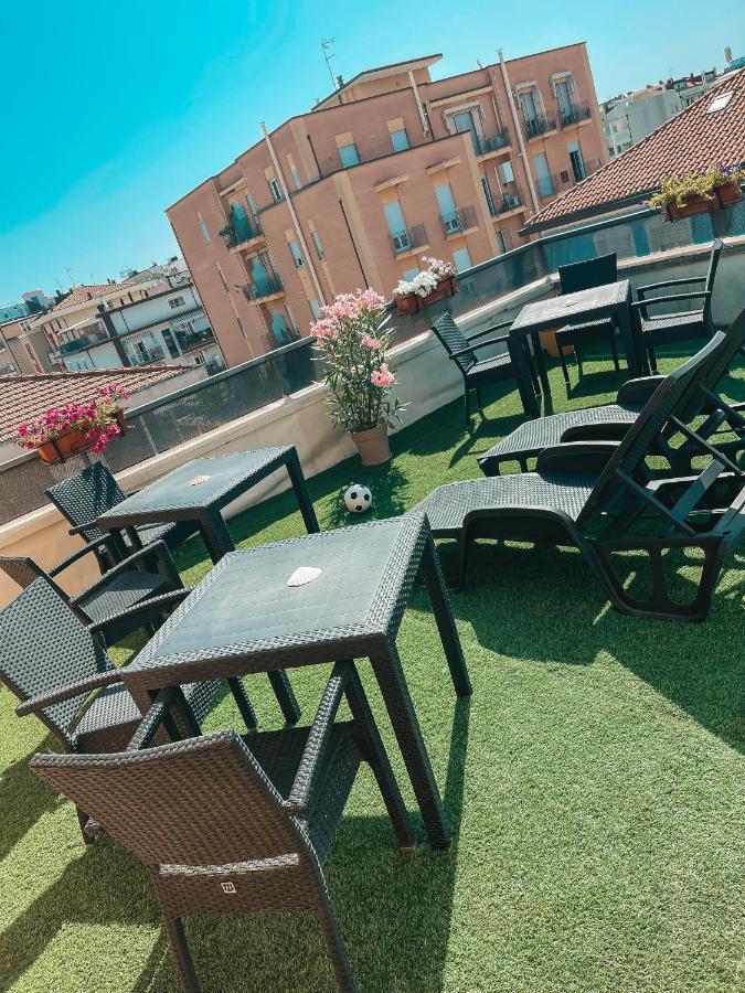 Hotel Liana Rimini Ngoại thất bức ảnh