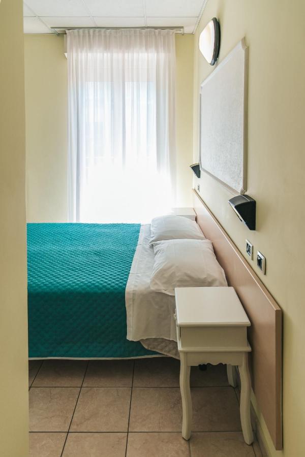 Hotel Liana Rimini Ngoại thất bức ảnh